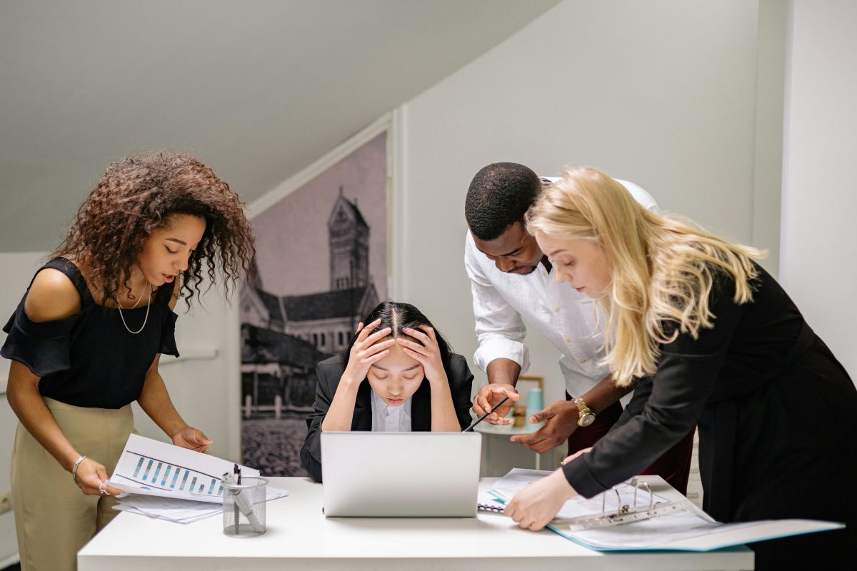 Qué hacer si sufres acoso laboral en Barcelona